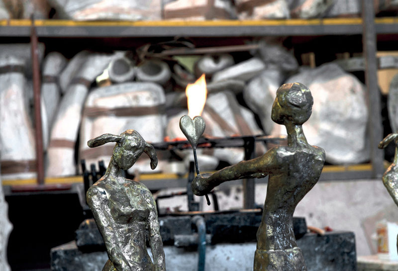 Patinatura, "Il dono" Bronzo, cm 90x34x28, 2012